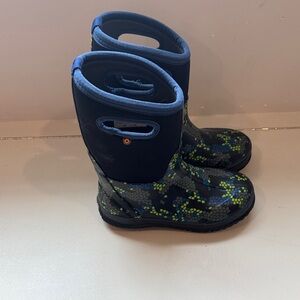 Bogs Kids Navy and Black Waterproof Rain Boots with Green Accent